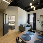 아파트 Aleja 12 쳉스토호바