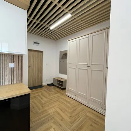 Apartment Aleja 12 *