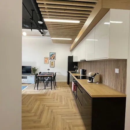 Apartment Aleja 12 *