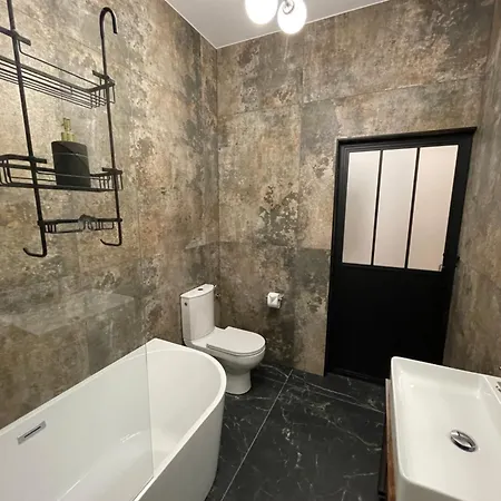 Apartment Aleja 12 *